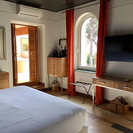 La Clarte 4* קבלייר-סור-מר