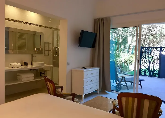 La Clarte Bed and Breakfast