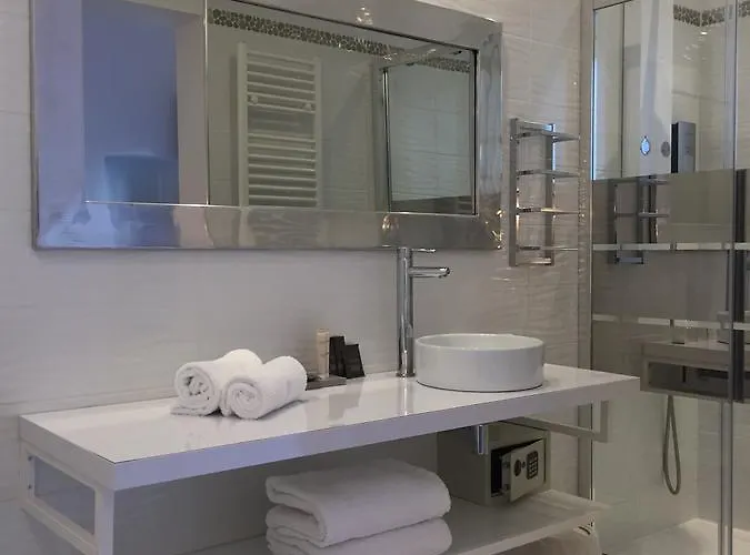 La Clarte Bed & Breakfast