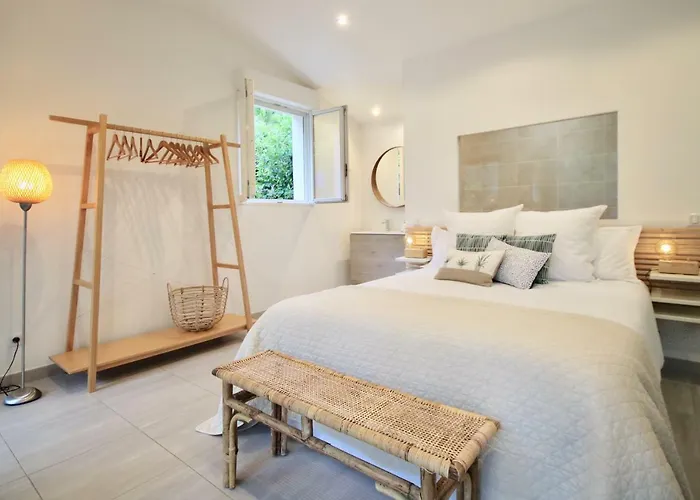 Bed & Breakfast La Clarte 4*
